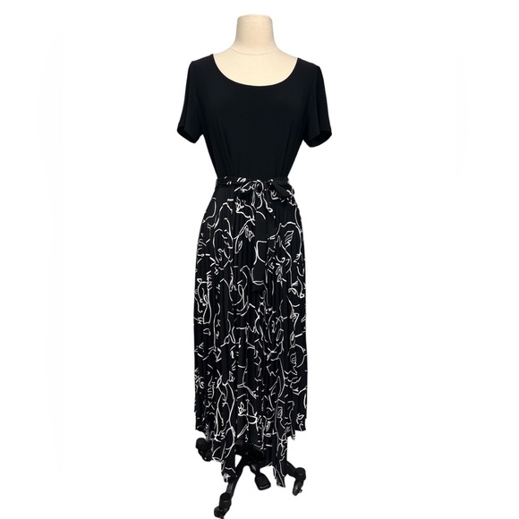 Joseph Ribkoff Dresses & Skirts - Black And White Floral Joseph Ribkoff Accordion Pleat maxi Dress